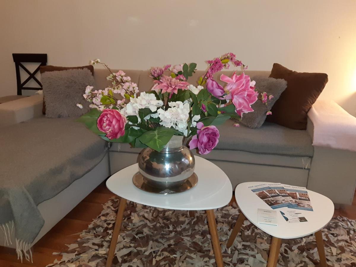 Hedi Apartman Мішкольц Екстер'єр фото