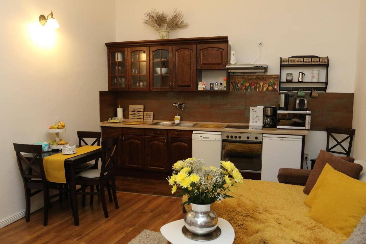 Hedi Apartman Мішкольц Екстер'єр фото