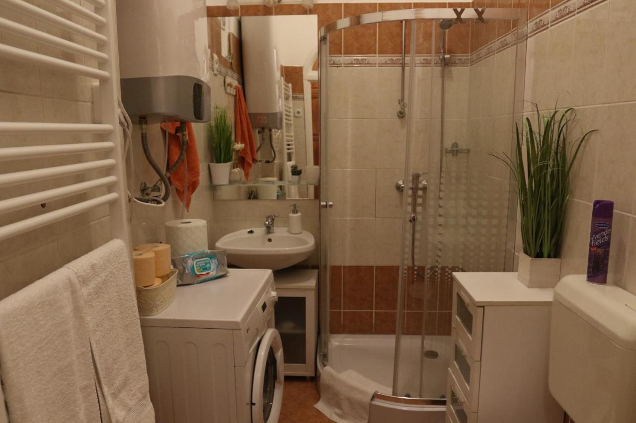Hedi Apartman Мішкольц Екстер'єр фото