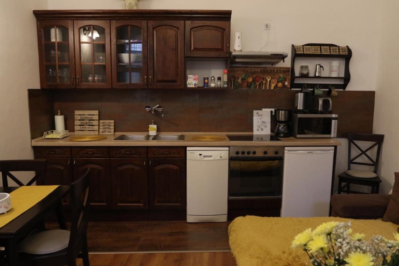 Hedi Apartman Мішкольц Екстер'єр фото