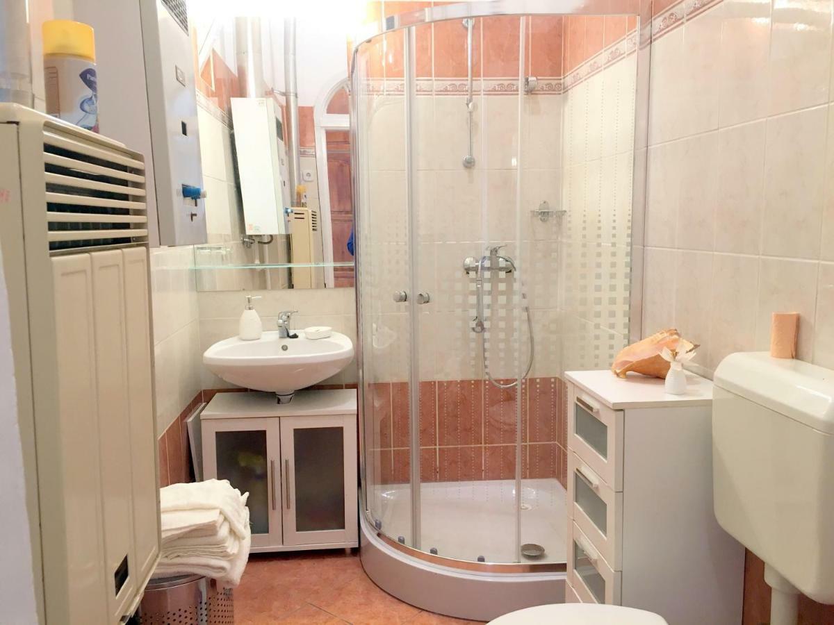 Hedi Apartman Мішкольц Екстер'єр фото