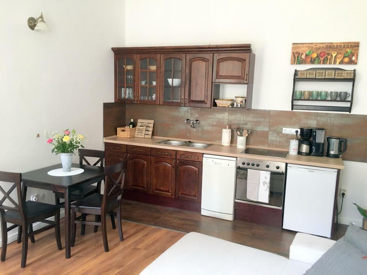 Hedi Apartman Мішкольц Екстер'єр фото